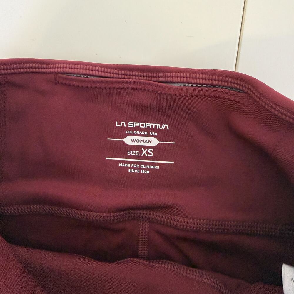 La Sportiva Cosmosis Hiking Leggings in Redwood Azalea Red - XS - Picture 6 of 9